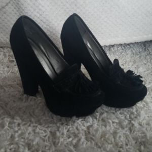 Crushed Velvet Loaf Detailed Heels